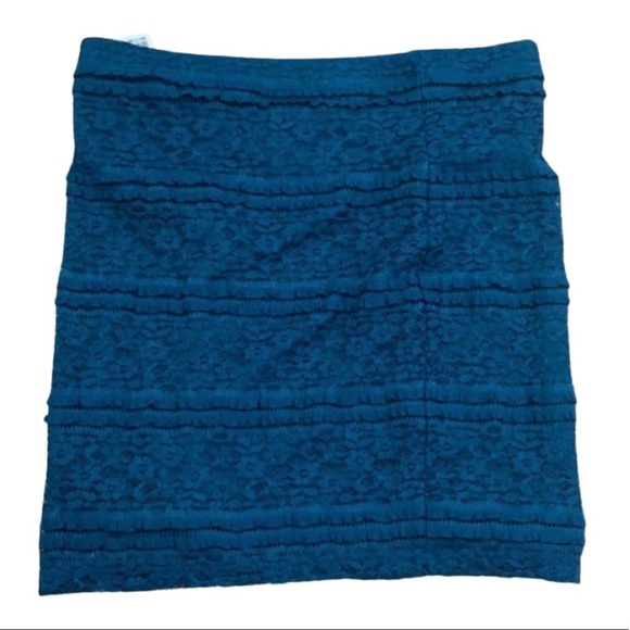 NWT Forever 21 Short Teal Skirt Size Medium - Picture 2 of 6